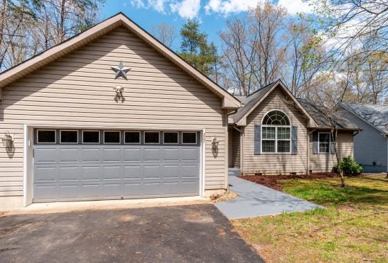 Front of 207 STRATFORD CIR, LOCUST GROVE, VA 22508